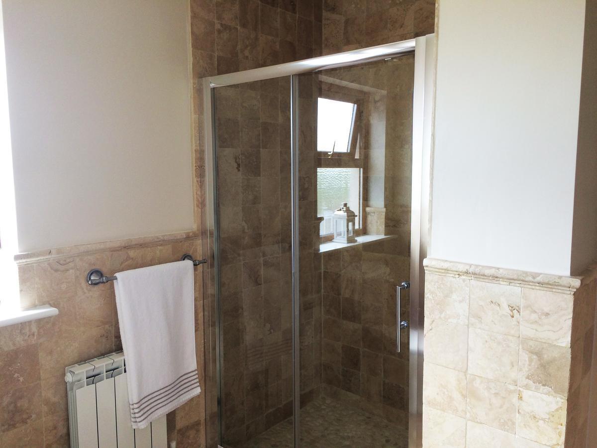 דולין Wild Atlantic Breeze Guesthouse מראה חיצוני תמונה